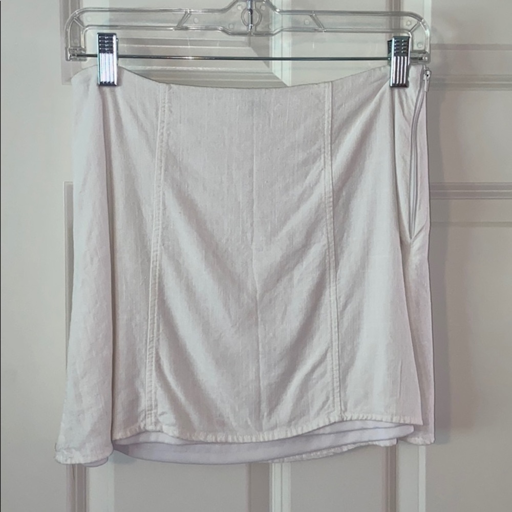 •White Windsor Skirt•